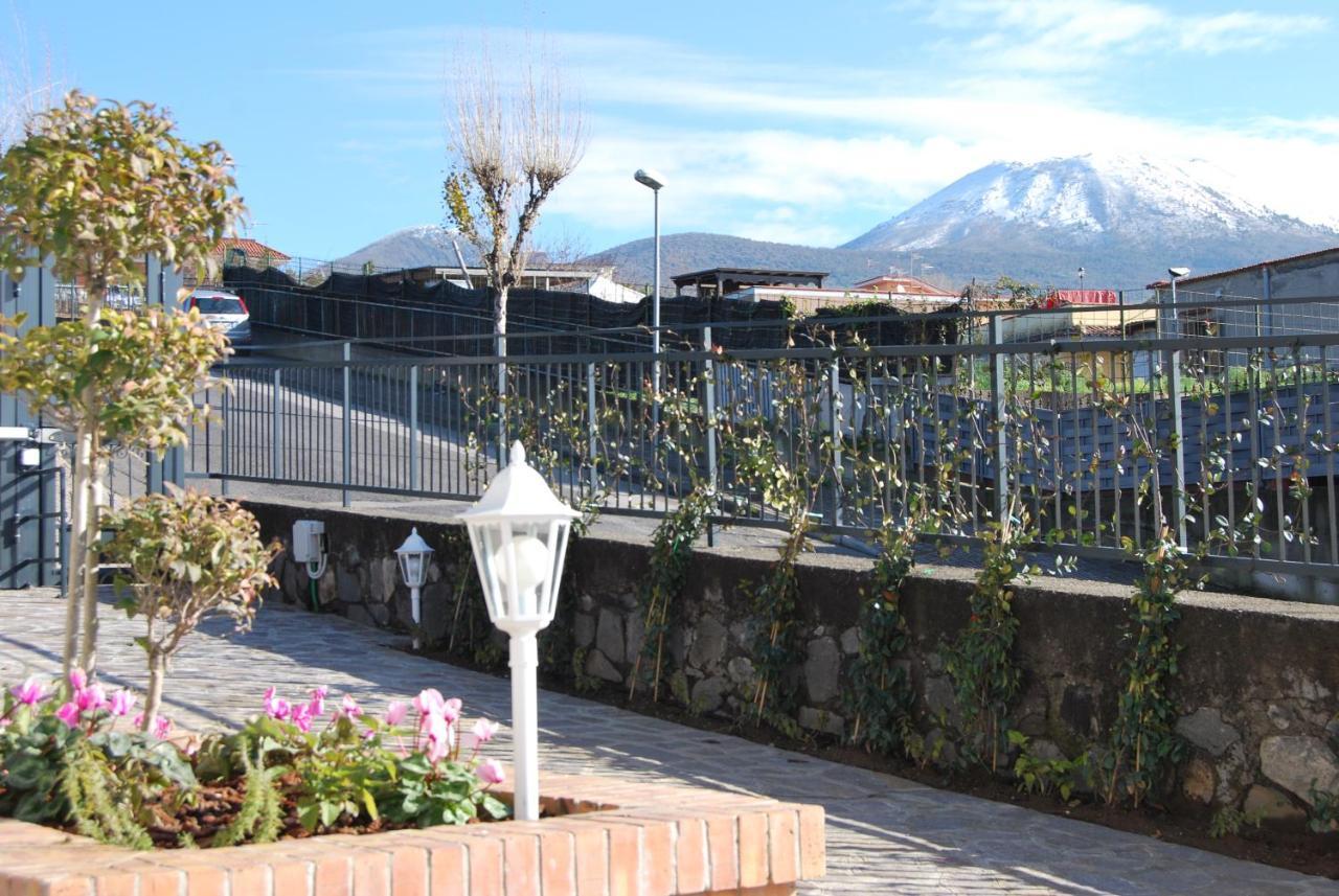 Il Giardino Dei Glicini Ercolano Exterior foto